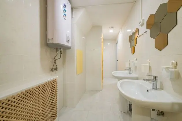 Ortak Ranzalı Oda, Karma Ranzalı Oda (Bed in 8-Bed Mixed Dormitory)
