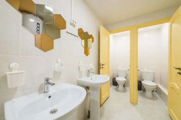 Ortak Ranzalı Oda, Karma Ranzalı Oda (Bed in 8-Bed Mixed Dormitory)