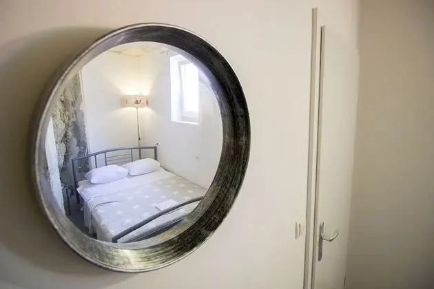 Tek Büyük Yataklı Oda, Ortak Banyo