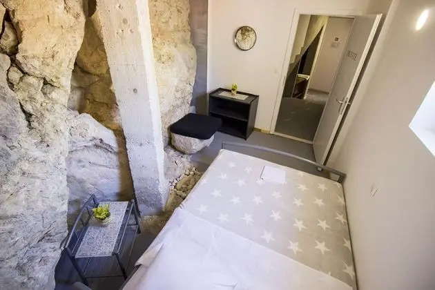 Tek Büyük Yataklı Oda, Ortak Banyo
