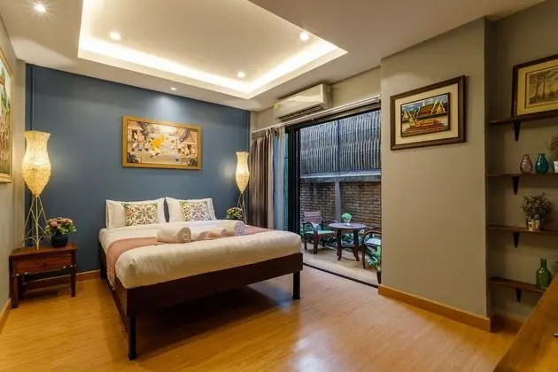 Deluxe Tek Büyük Yataklı Oda, Bahçe Manzaralı