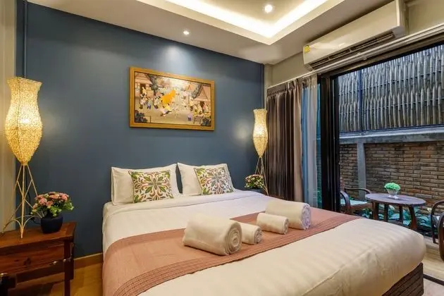 Deluxe Tek Büyük Yataklı Oda, Bahçe Manzaralı