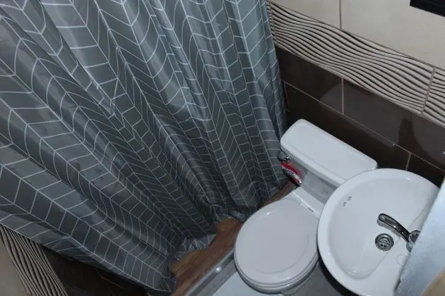 Basic Tek Büyük Yataklı Oda