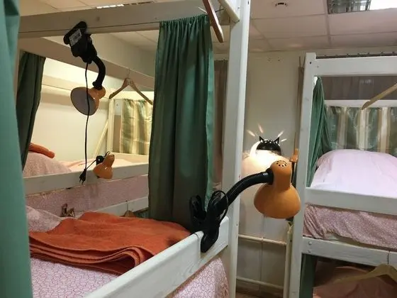 Ortak Ranzalı Oda, Sadece kadınlar için (Bottom bed)