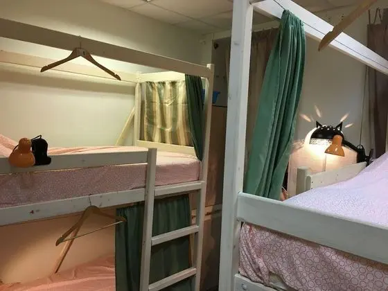 Ortak Ranzalı Oda, Sadece kadınlar için (Bottom bed)