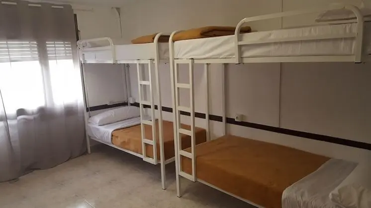 Ortak Ranzalı Oda, Karma Ranzalı Oda