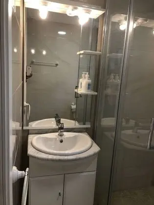 Tek Büyük Yataklı Oda, 1 Çift Kişilik Yatak ve Çekyat