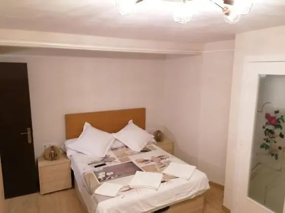 Tek Büyük Yataklı Oda, 1 Çift Kişilik Yatak ve Çekyat