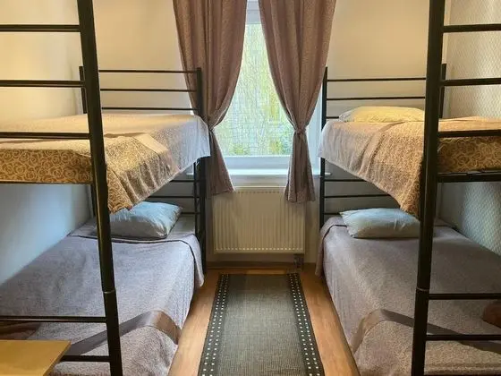 Standard Dört Kişilik Oda, Ortak Banyo