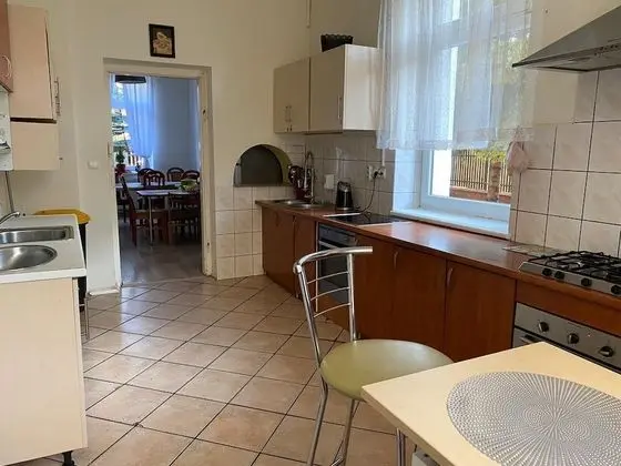 Standard Dört Kişilik Oda, Ortak Banyo