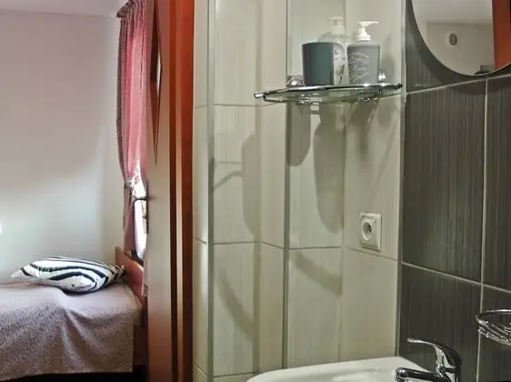 Standard Tek Büyük veya İki Ayrı Yataklı Oda, Banyolu/Duşlu