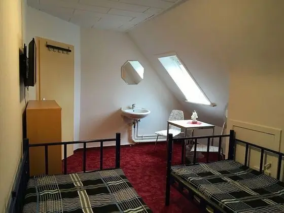 Basic Tek Büyük Yataklı Oda