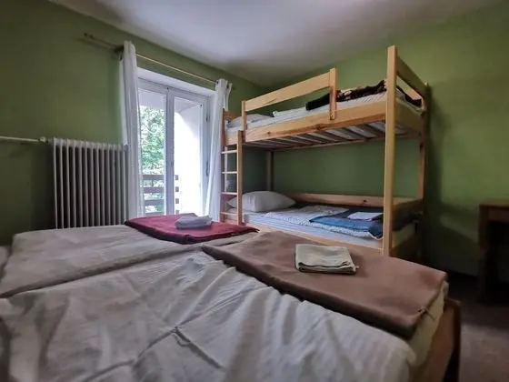 Üç Kişilik Oda