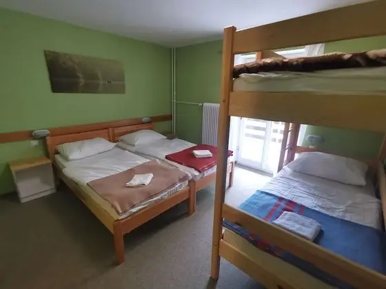Üç Kişilik Oda