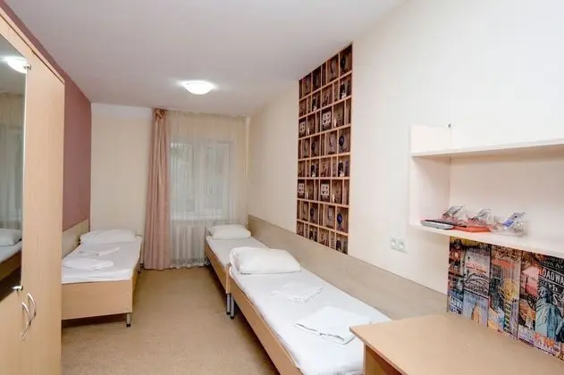 Üç Kişilik Oda