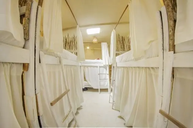 Traditional Ortak Ranzalı Oda, Karma Ranzalı Oda, 2 Banyolu, Zemin Kat