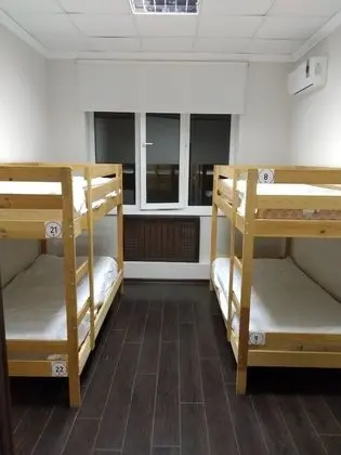 Dört Kişilik Oda, Sadece erkekler için (bed in 4 beds male shared dormitory)