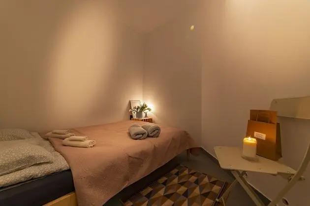 Tek Büyük Yataklı Oda, Penceresiz (Gdynia)
