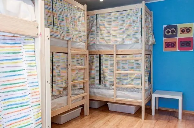 Basic Ortak Ranzalı Oda, Sadece erkekler için, Sigara İçilmez (8 guests)