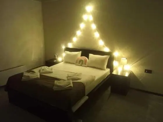 Tek Büyük Yataklı Oda, Ortak Banyo