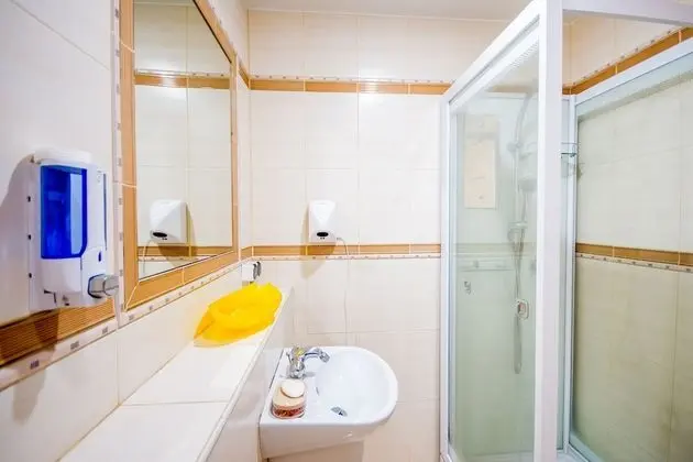 Ortak Ranzalı Oda, Sadece kadınlar için (8 beds)