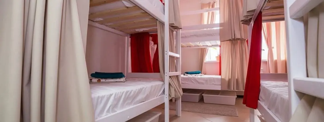 Oda, Sadece erkekler için (Bed in 6 bed male Dormitory )