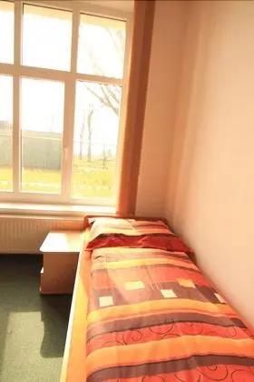 İki Ayrı Yataklı Oda, Ortak Banyo
