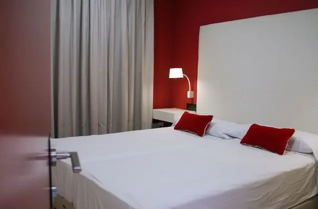 Tek Büyük Yataklı Oda, Ortak Banyo