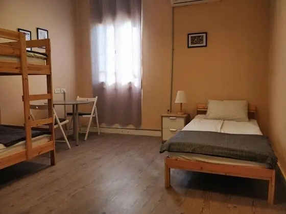 City Üç Kişilik Oda