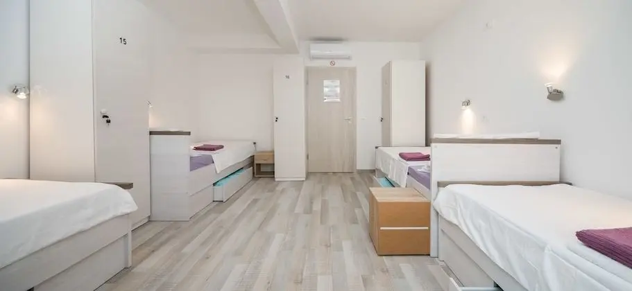 3 Beds in Shared Dormitory