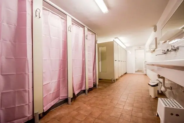 Ortak Ranzalı Oda, Karma Ranzalı Oda (Pitti)