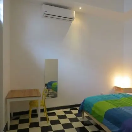 Private Room Queen Bed Private Bath