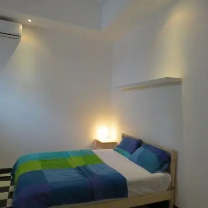Private Room Queen Bed Private Bath