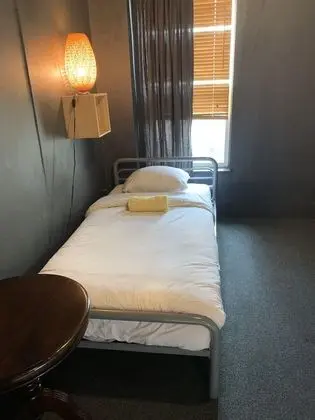Oda, 2 Tek Kişilik Yatak