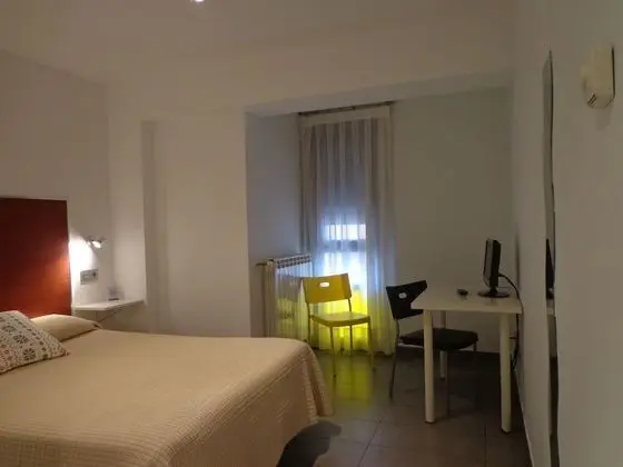 Standard Tek Büyük Yataklı Oda