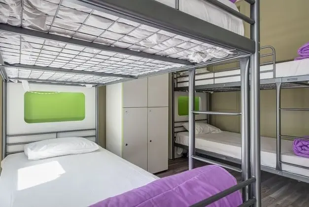 Ortak Ranzalı Oda, Karma Ranzalı Oda (1 bed in a 4 bed dorm)