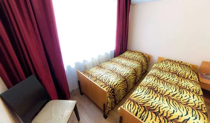 Dört Kişilik Oda, Birden Çok Yatak, Sigara İçilmez
