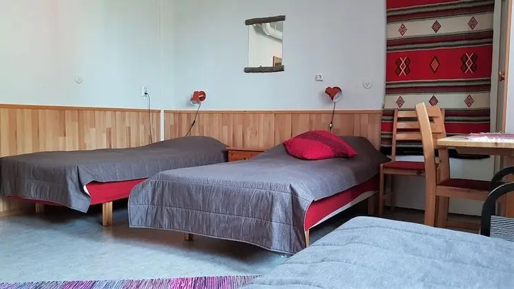 İki Ayrı Yataklı Oda, Ortak Banyo