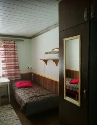 İki Ayrı Yataklı Oda, Ortak Banyo