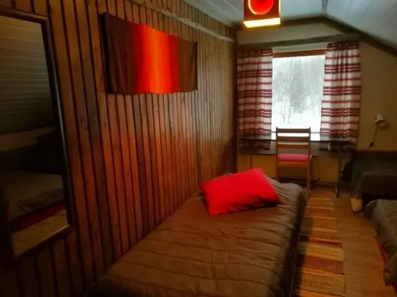 İki Ayrı Yataklı Oda, Ortak Banyo