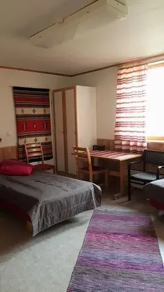 İki Ayrı Yataklı Oda, Ortak Banyo