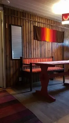 İki Ayrı Yataklı Oda, Ortak Banyo