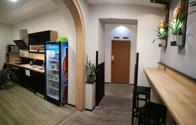 Economy Üç Kişilik Oda, Ortak Banyo