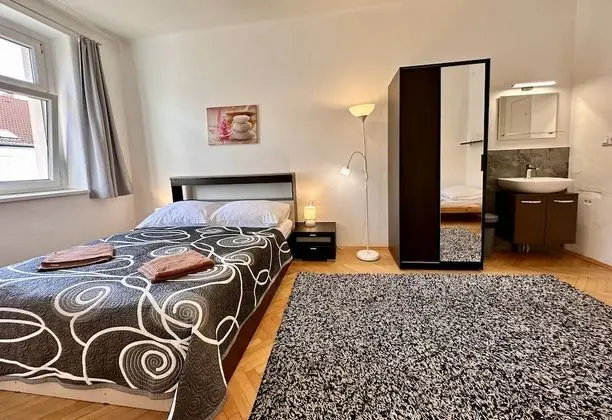 Economy Üç Kişilik Oda, Ortak Banyo