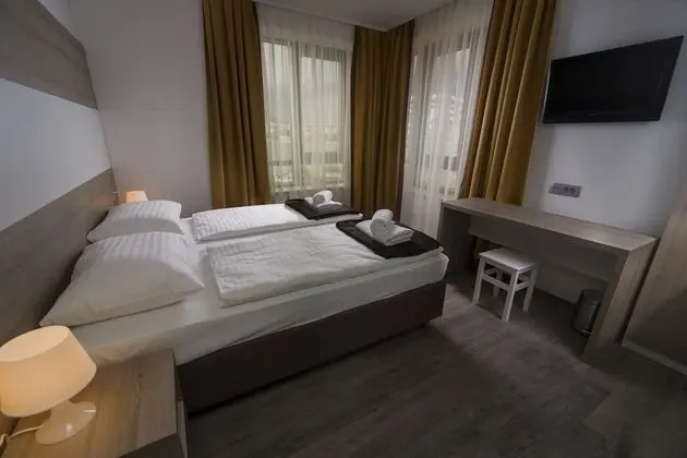 Tek Büyük veya İki Ayrı Yataklı Oda, Deniz Manzaralı