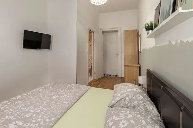 Deluxe Tek Büyük Yataklı Oda, Banyolu/Duşlu