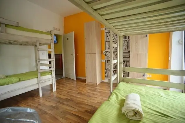 Bed in 6-Bed Mixed Dormitory
