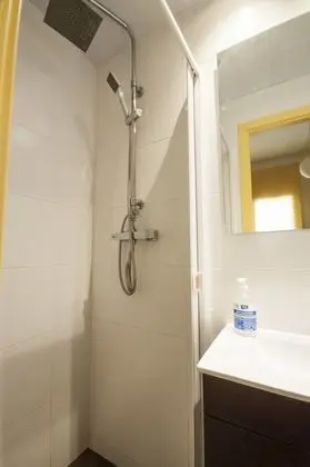 Habitación Familiar con baño privado