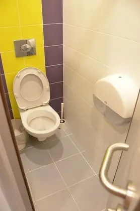 Ortak Ranzalı Oda, Sadece kadınlar için (Bed in 6-Beds Female Dormitory)