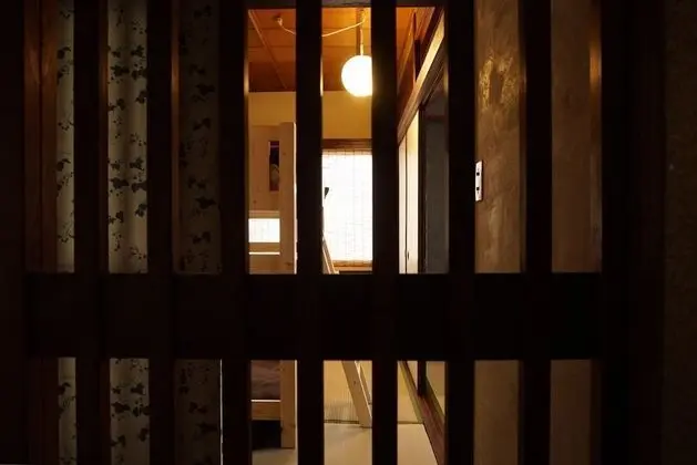 Ortak Ranzalı Oda, Sadece kadınlar için